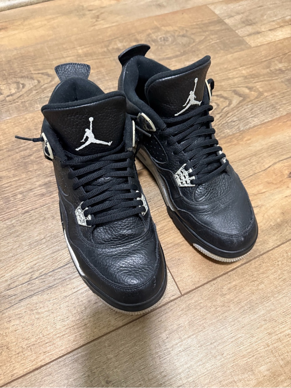 Jordan Men's Black/White Retro Leather Basketball Sneakers